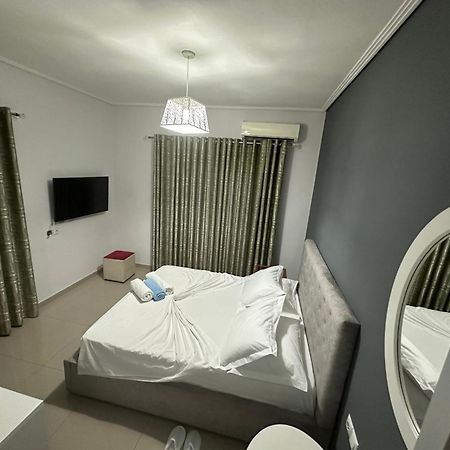 Hotel Elisabet Sarande Bagian luar foto