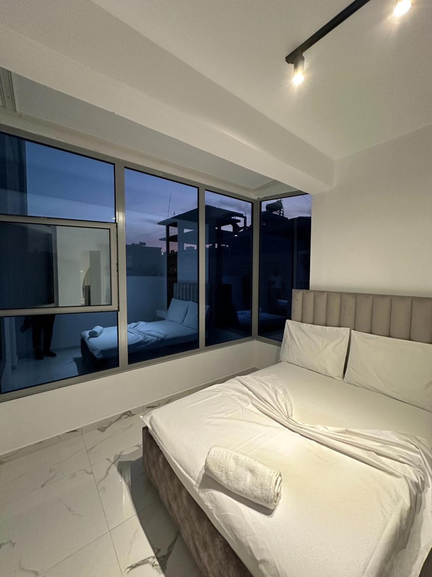 Hotel Elisabet Sarande Bagian luar foto