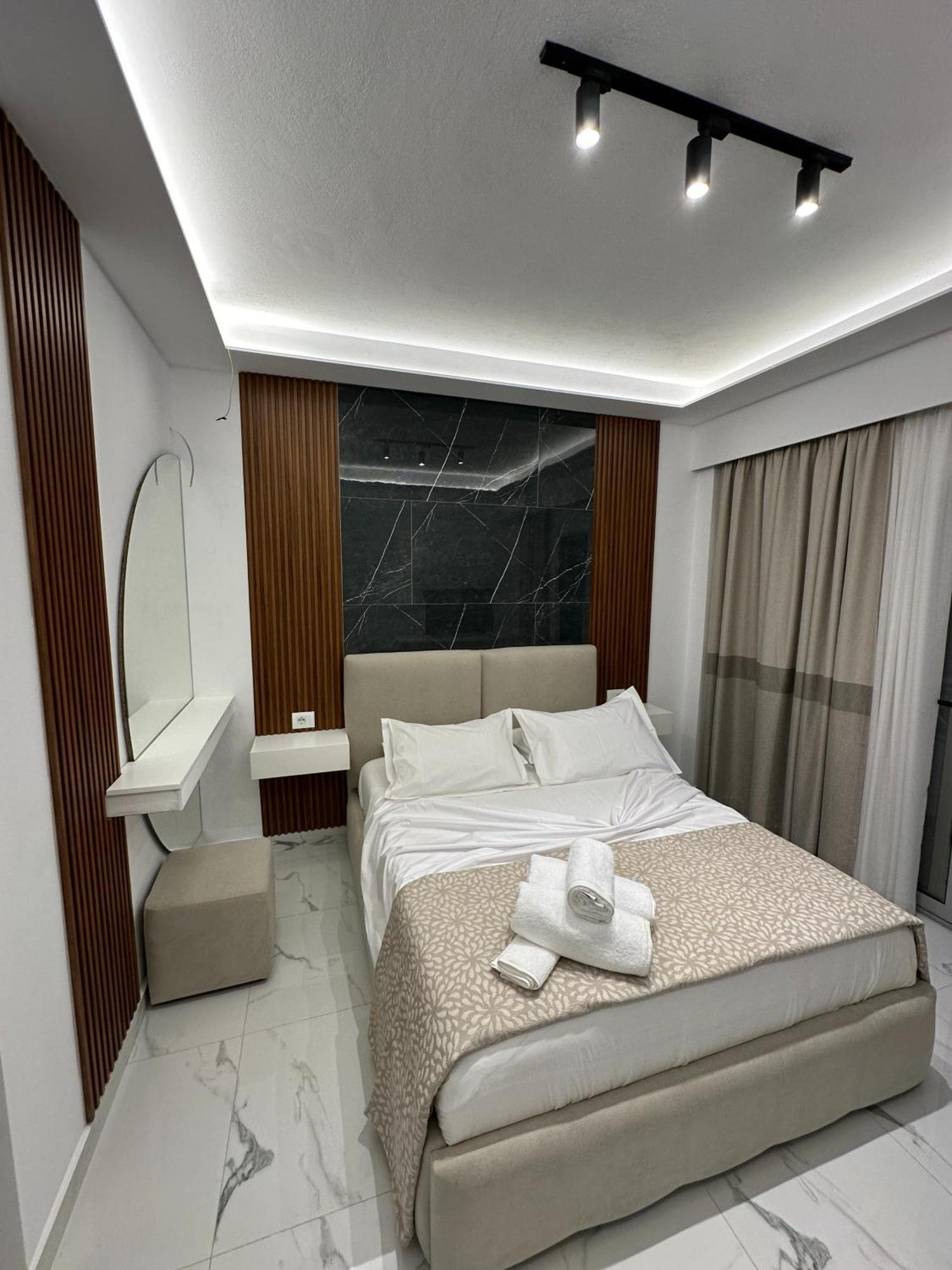 Hotel Elisabet Sarande Bagian luar foto