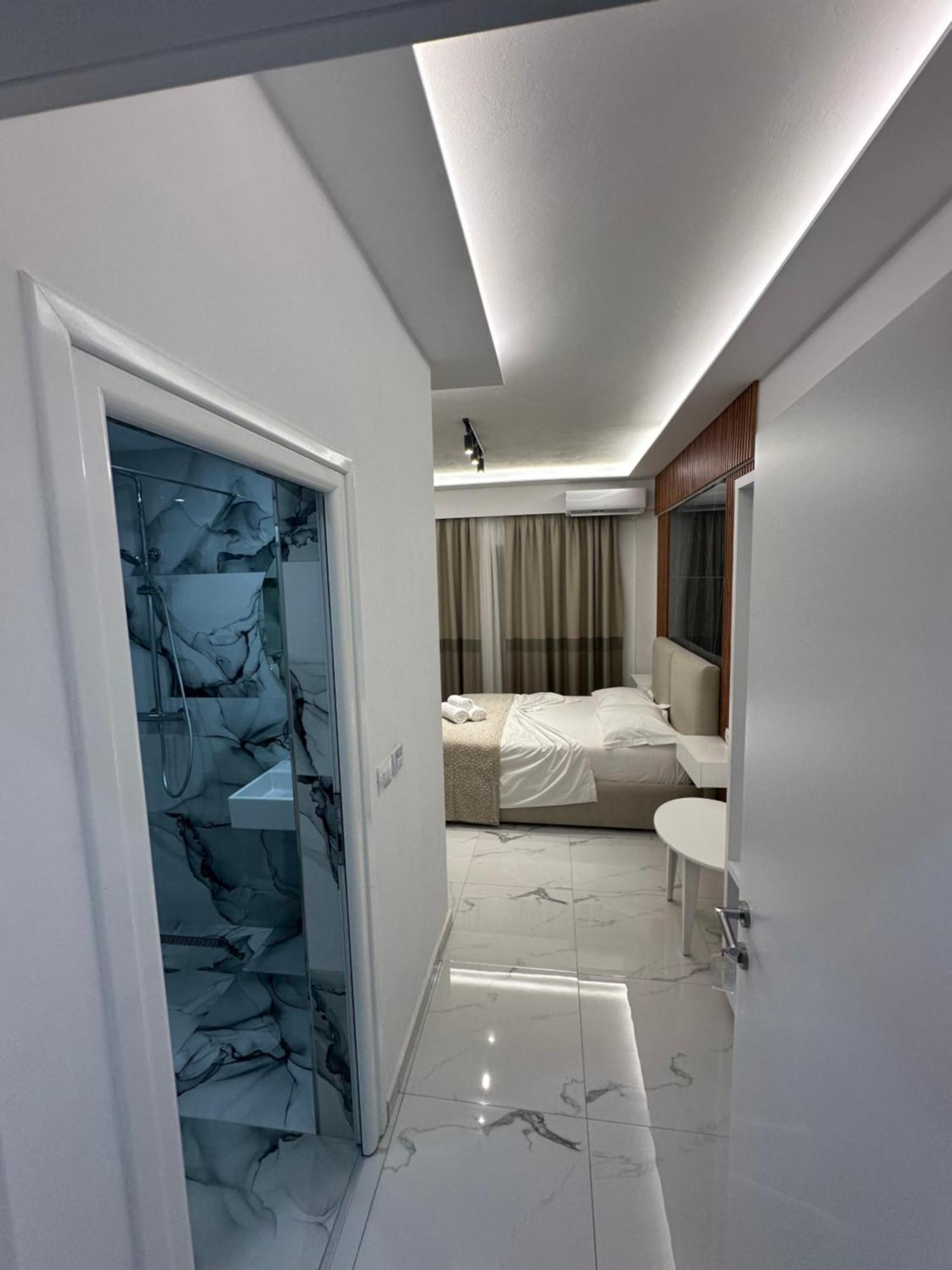 Hotel Elisabet Sarande Bagian luar foto