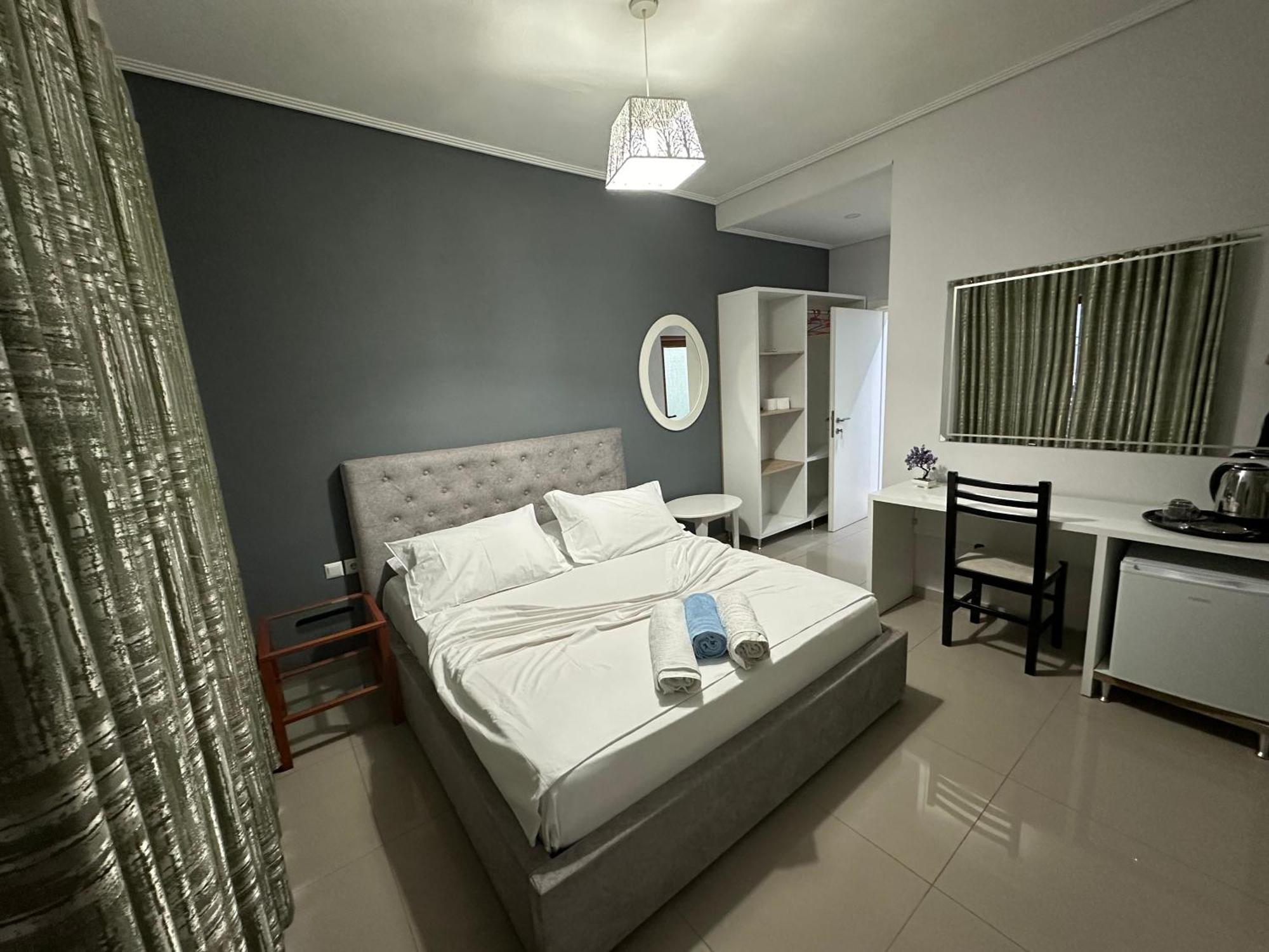 Hotel Elisabet Sarande Bagian luar foto