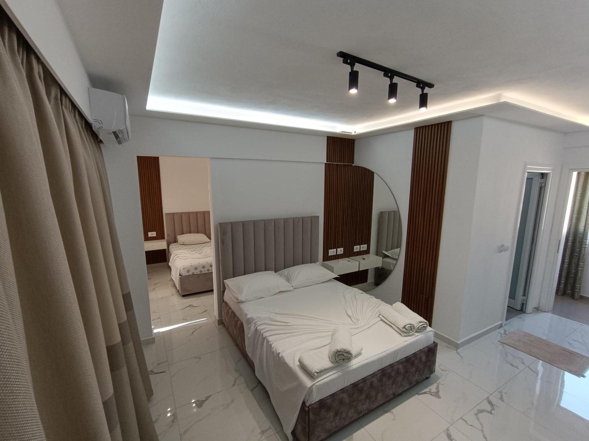 Hotel Elisabet Sarande Bagian luar foto