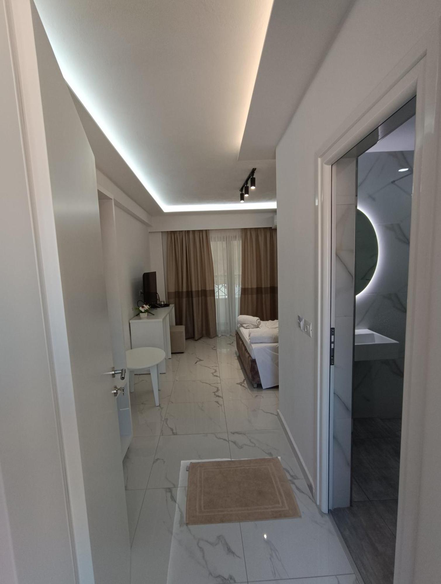Hotel Elisabet Sarande Bagian luar foto